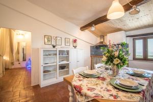 Dapur atau dapur kecil di Appartamento Panoramico +16 gambar