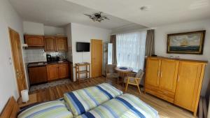 Η κουζίνα ή μικρή κουζίνα στο Ferienhaus Nordstrand Whg 3