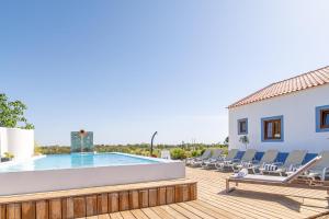 The swimming pool at or close to Villa Casanova