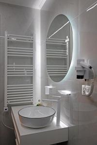 A bathroom at Mark Hotel Tirana