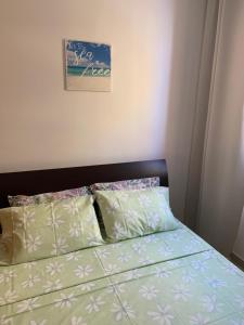 Postel nebo postele na pokoji v ubytování VIP Resort Apartment on Makenzie Beach + 20 fotografií