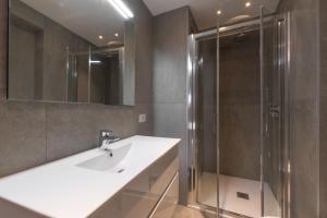 Kúpeľňa v ubytovaní Brera Luxury Apartment near Duomo With Wifi