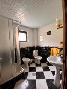 Vonios kambarys apgyvendinimo įstaigoje Villa Koceski