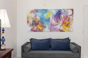 A seating area at Suite della Pigna