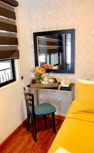 A seating area at HOSTAL EL CAJAS