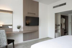 TV a/nebo společenská místnost v ubytování Centara Life Cha-Am Beach Resort Hua Hin