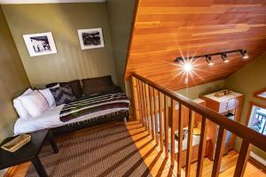 Gallery image of Stoke Cabin by Revelstoke Vacations in Revelstoke