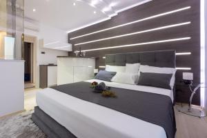 Postel nebo postele na pokoji v ubytování Villa M + 24 fotografií