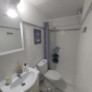 Et badeværelse på Guest Room Santa Cruz