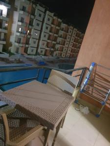 The swimming pool at or close to شاليهات للعائلات بمنتجع ريتال فيو الساحل الشمالى