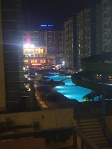 The swimming pool at or close to شاليهات للعائلات بمنتجع ريتال فيو الساحل الشمالى