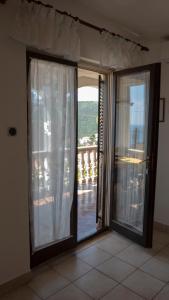 Fotografia z galérie ubytovania Apartment with beautiful sea view v destinácii Rabac