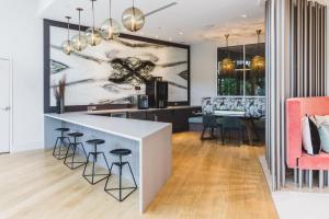 Loungen eller baren på Tucker at Palmer Dadeland Miami