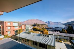 Foto da galeria de Top of the Lake by Relaxaway Holiday Homes em Queenstown