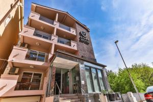 Bangunan di mana terletaknya hotel