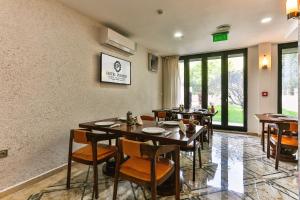 Ruang duduk di Hotel Premier