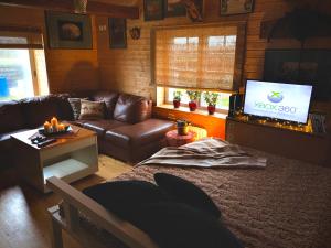 Μια τηλεόραση ή/και κέντρο ψυχαγωγίας στο Kõrtsitoa Puhkemaja