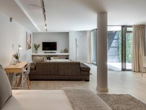Gallery image of Blue Views Studio Apartments in Cape Town