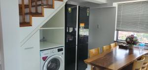 Kuchyň nebo kuchyňský kout v ubytování Aries Hotel