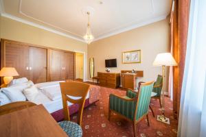 Telewizja i/lub zestaw kina domowego w obiekcie Spa Resort PAWLIK-AQUAFORUM