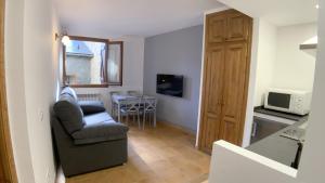 Kuchyň nebo kuchyňský kout v ubytování C12 - Apartamento Casa Llorgodo 3 - Villmor