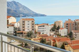 Afbeelding uit fotogalerij van Garni Hotel Larimar in Budva