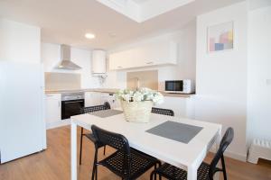 Kuchyňa alebo kuchynka v ubytovaní Global Properties, Increible apartamento con vistas al mar, Canet d'en Berenguer