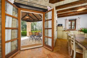 Patio alebo iná vonkajšia časť ubytovania Villa Elaya