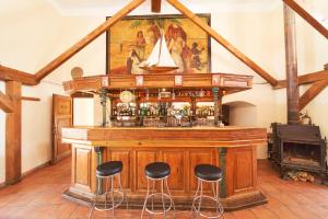 Lounge nebo bar v ubytování Penzion Zámek Lešany + 37 fotografií