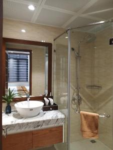 Phòng tắm tại Samatha Hotel Bai Chay, Ha Long