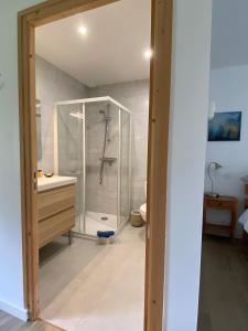 Baðherbergi á Domaine de Kerdavid - Chambres d'hôtes à Remungol