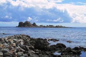 ロス・ビロスにあるROMAの海中の岩を浮かべた島