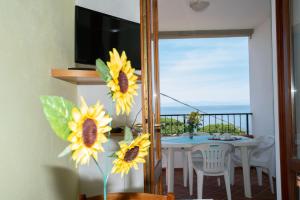 A general sea view or a sea view taken from Az apartmant