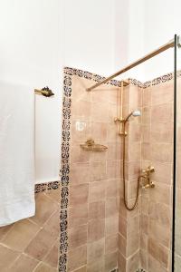 Ένα μπάνιο στο Louis Mary Apartment +33 φωτογραφίες