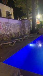 Bazén v ubytování Kılavuz otel nebo v jeho okolí