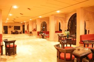 Posezení v ubytování Hôtel LAKASBAH Ait Ben Haddou