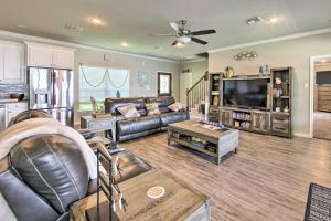 Gallery image of Private Dock and Boat House Lakefront Mabank Home in Mabank