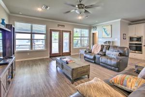 Gallery image of Private Dock and Boat House Lakefront Mabank Home in Mabank