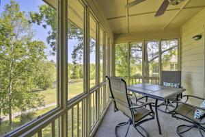 Μπαλκόνι ή βεράντα στο Sea Trail Resort Villas Condo with Community Perks!