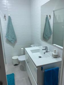 A bathroom at MY SUN LAS CANTERAS Még 12 kép