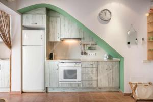 Kuchyň nebo kuchyňský kout v ubytování Casa Aigua Blava by SeaMount Rentals