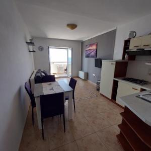 Kuchyň nebo kuchyňský kout v ubytování VeLun apartmani