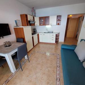 Kuchyň nebo kuchyňský kout v ubytování VeLun apartmani