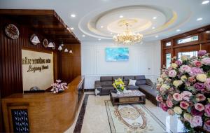 Lobby o reception area sa Tan Truong Son Legacy Hotel