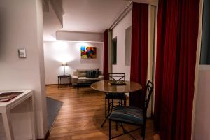 Posezení v ubytování El Polo Apart Hotel & Suites