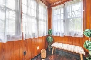 Fotografie z fotogalerie ubytování Comfy pet friendly home in Jacksonville mins to downtown’s v destinaci Jacksonville