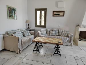 Posedenie v ubytovaní Aegean Panorama in Tinos