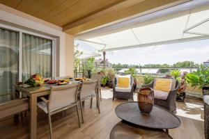 Balkón nebo terasa v ubytování Cidadela - Luxury Apt with Pool