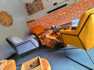 Posedenie v ubytovaní Apartament SPOKOLOKO Mysliwski