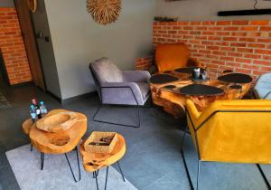 Posedenie v ubytovaní Apartament SPOKOLOKO Mysliwski